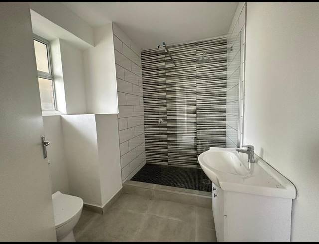 1.5 BEDROOM APARTMENT TO LET IN ESPLANADE